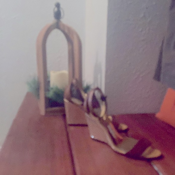 Beautiful Coach wedge heels - Picture 2 of 7